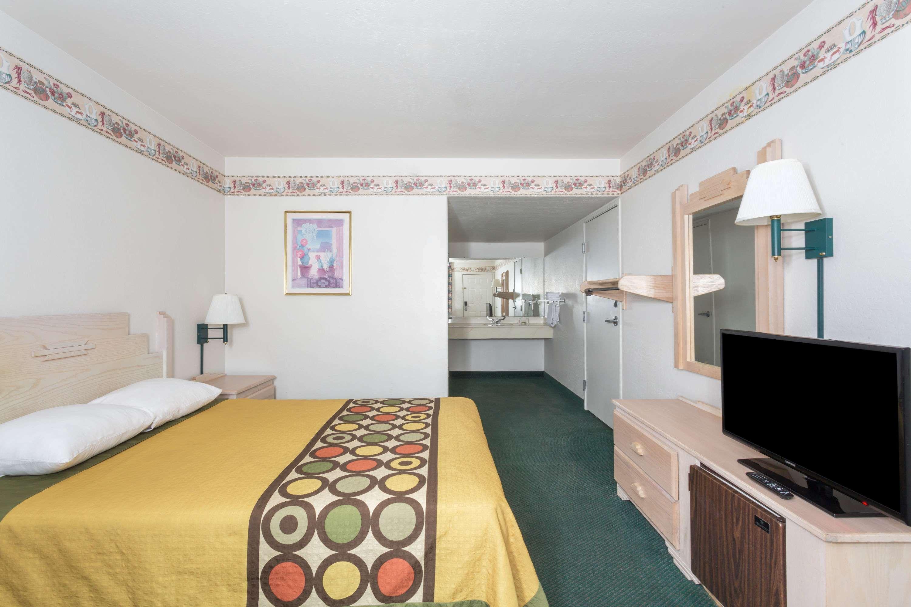 Hotel Super 8 By Wyndham Cottonwood Esterno foto