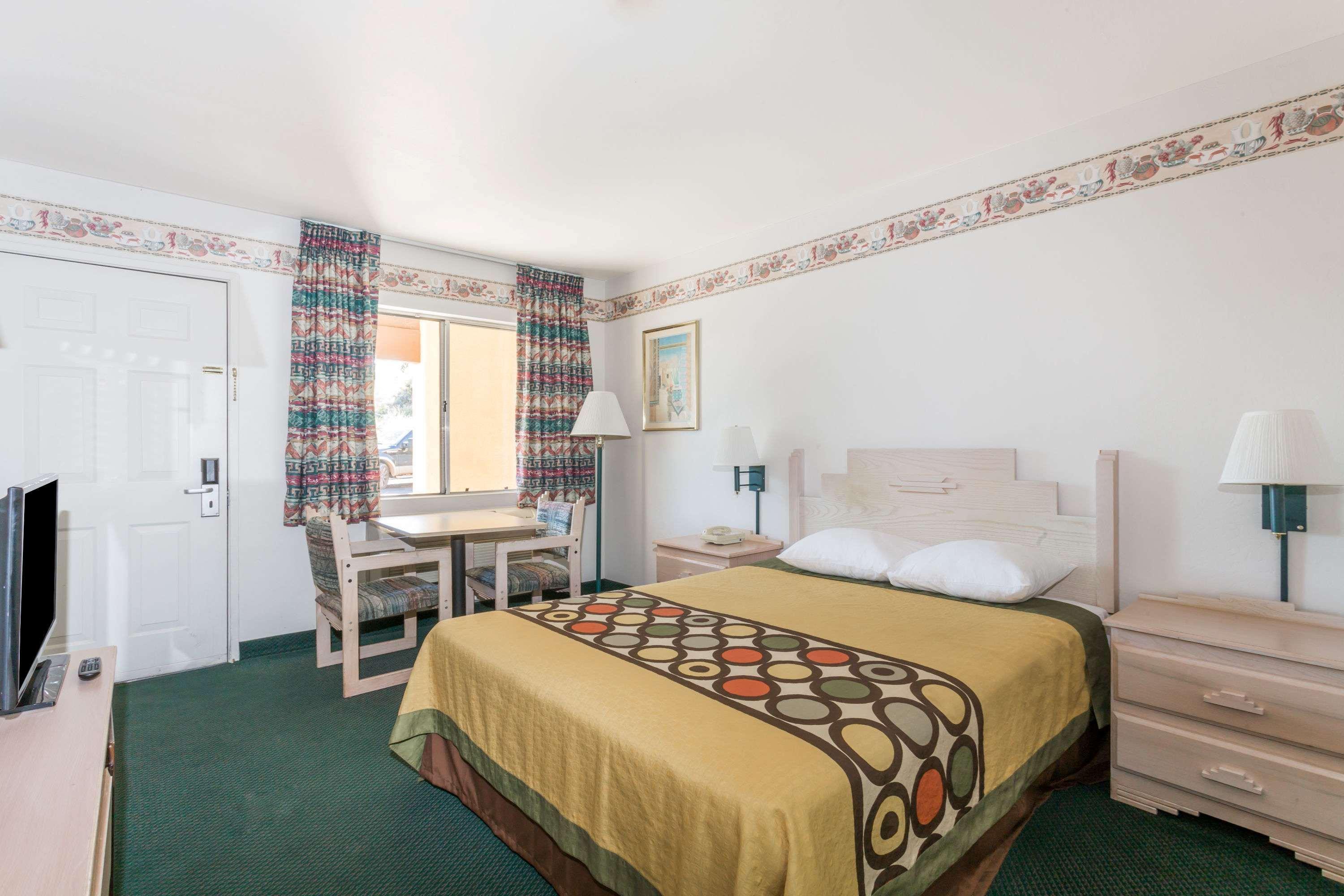 Hotel Super 8 By Wyndham Cottonwood Esterno foto
