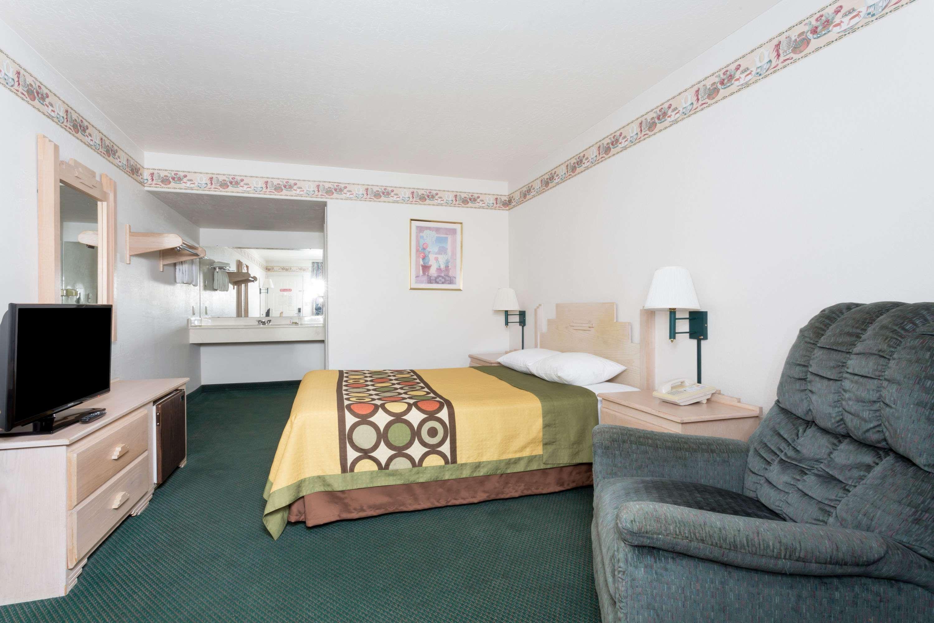 Hotel Super 8 By Wyndham Cottonwood Esterno foto