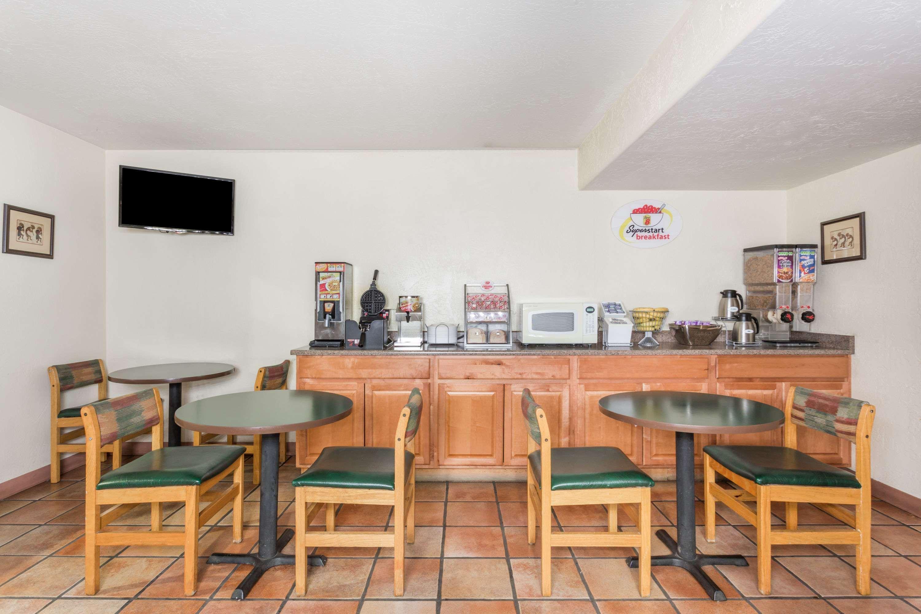 Hotel Super 8 By Wyndham Cottonwood Esterno foto